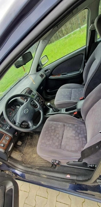 Toyota Avensis cena 3500 przebieg: 271000, rok produkcji 2001 z Gdańsk małe 67
